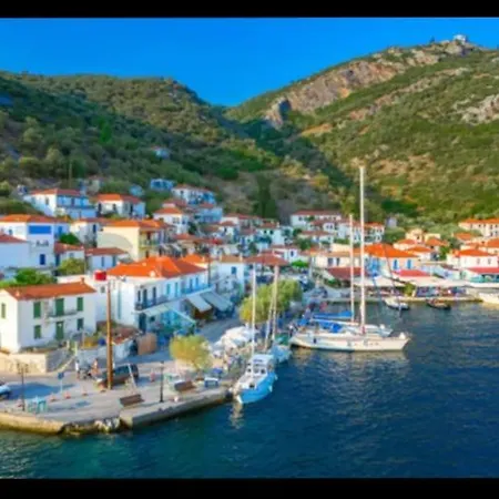 φιλόξενη ατμόσφαιρα με έντονο γήινο χαρακτήρα